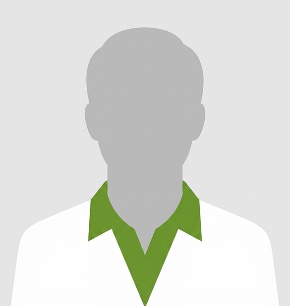 Graue Silhouette einer Person mit kurzen Haaren, die ein grünes Hemd mit Kragen und einen weißen Kittel trägt, zusammen mit dem Schriftzug „Laurentius Apotheke Imst / Pitztal Apotheke“ auf hellgrauem Hintergrund.